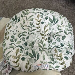 Boppy Leaf Pattern Pillow - Green and White